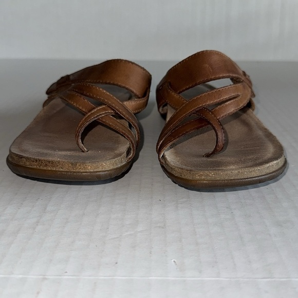 Taos Tan Leather Perfect Flip Flip Sandals - Picture 8 of 12